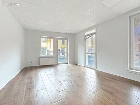 bureaux 60 m² saint cannat