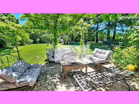 propriété 12 pièces 270 m²