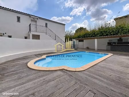 villa 4 pièces 123 m²