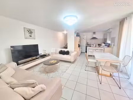 t4 rénové de 80 m² - terrasse spacieuse - garage