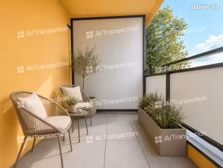 t2 recent de 43 m² - balcon - garage - proche gratte ciel
