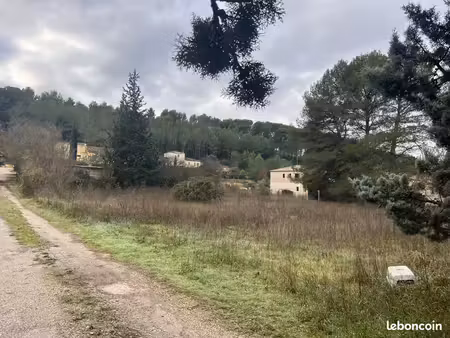 terrain à bâtir de 4200 m² à ventabren (13)