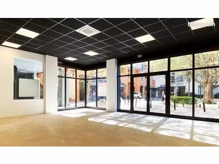 a louer bureau refait à neuf 80m²