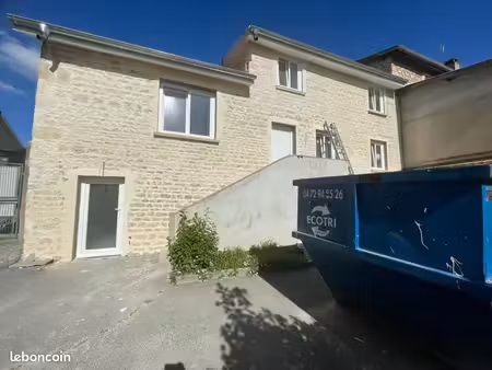 à vendre – authentique maison en pierre dorée rénovée – lucenay (69480)