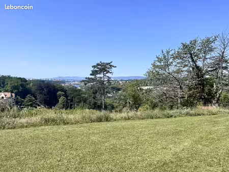 terrain à bâtir de 1900 m² à caluire-et-cuire (69)