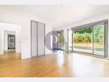 t3 rez-de-jardin avec extérieur xxl - terrasse & jardin de 95 m²