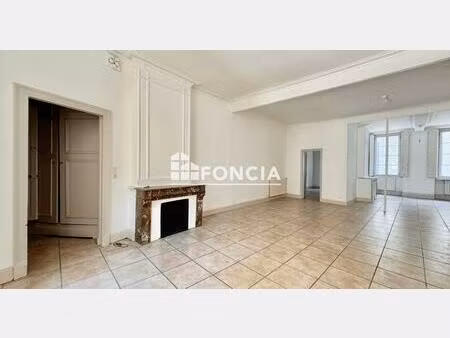 nîmes écusson – bel appartement t3 de 110 m² aux beaux volumes dans immeuble de caractère
