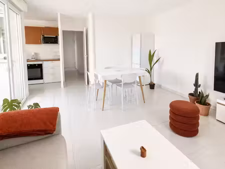appartement de trois pieces situe a lannion