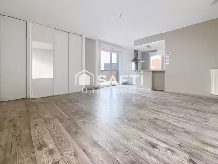 appartement lumineux avec ascenseur  proche des commodités et transports