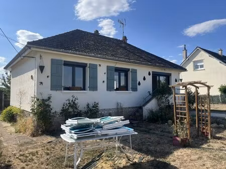 proche de la gare de gisors
