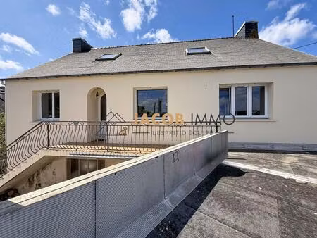 maison-appartement lumineuse avec rooftop  jardin et vue dégagée sur saint-renan