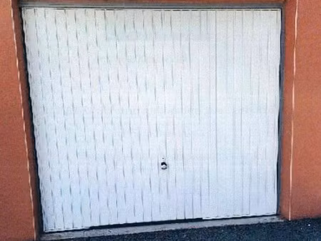 location parking à lunel (34400)  99 €