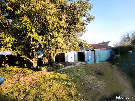 entrepot de stockage / garage sur 250m2 par particulier