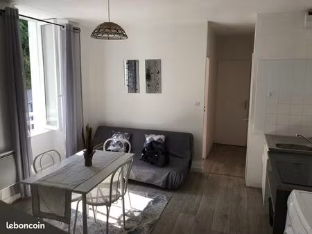 beau t2 meublé  33m2  clim  proche ifsi  super u  etc...