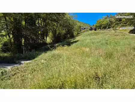 terrain constructible 2500 m2 châteauneuf-de-vernoux