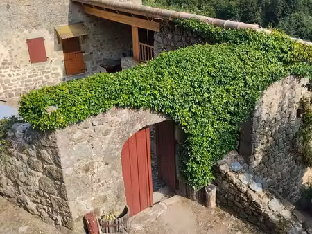 maison le serret  commune issamoulenc