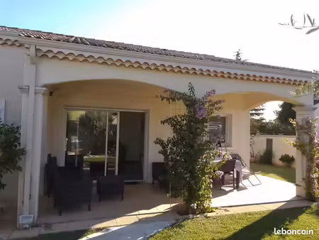 villa t4 plain pied   96 m2   de 2014 avec garage attenant