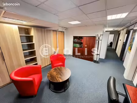 bureaux 138 m²