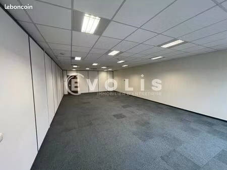 bureaux 305 m²