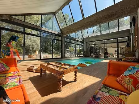 local 960 m² breuillet