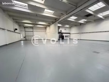local d'activité 788 m²