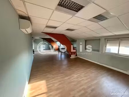 bureaux 69 m²