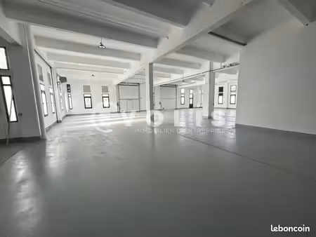 local logistique 849 m²