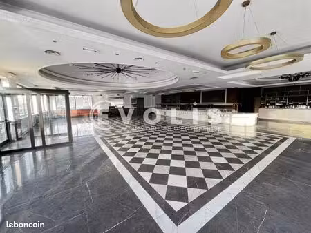 local commercial 600 m²