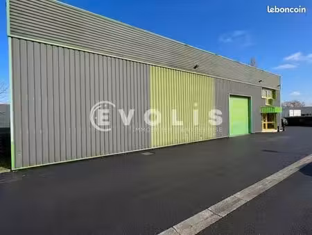 local d'activité 750 m²