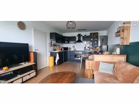 appartement t3 de 64m2 avec grande terrasse