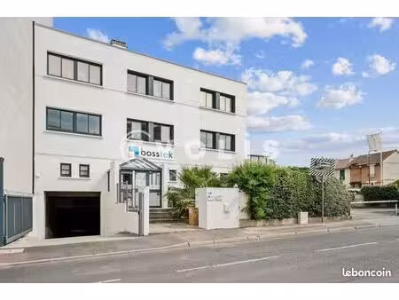 bureaux 163 m²