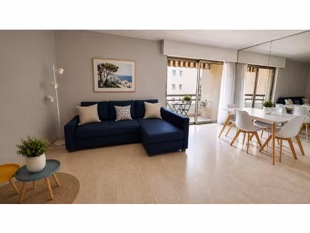 antibes centre ville - grand 2 pièces rénové 48 m2 - terrasse calme