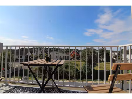 f2 rénové de 50m2 + balcon + garage + parking