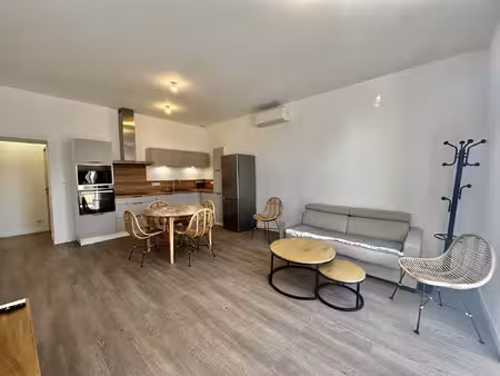 location appartement 3 pièces 62 m² à orange (84100)