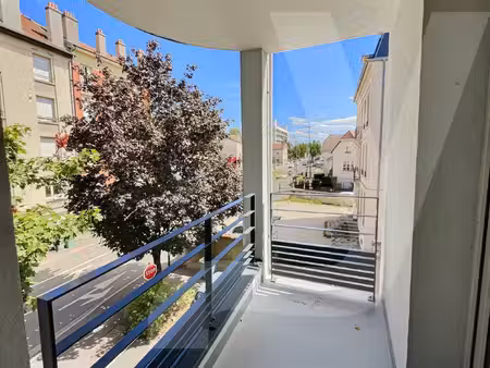 f6 avec véranda à saint-max  4 chambres