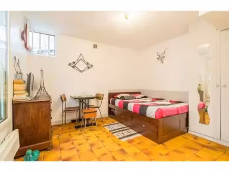 studio sur cour en rez de chaussée