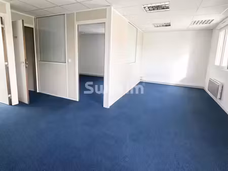locaux à louer – 49 m² – allonzier-la-caille