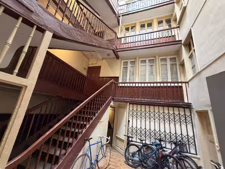 local professionnel au coeur de bayonne