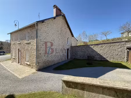 authentique maison en pierre sur le plateau de millevaches
