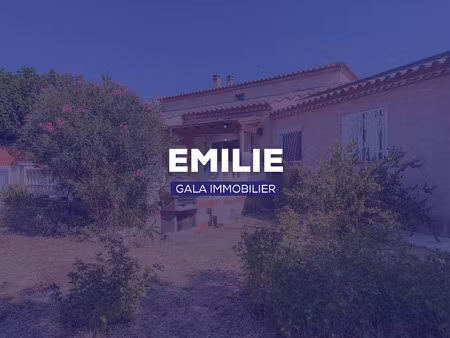 villa familiale de 227 m2 avec grand terrain et garage.