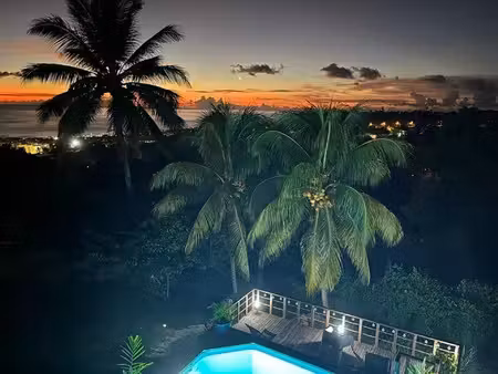 belle villa vue mer panoramique piscine + studio à saint claude (971)