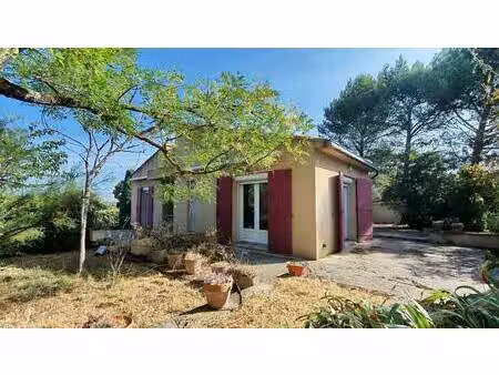 à louer – villa 4 pièces avec garage et jardin à villeneuve-lès-avignon