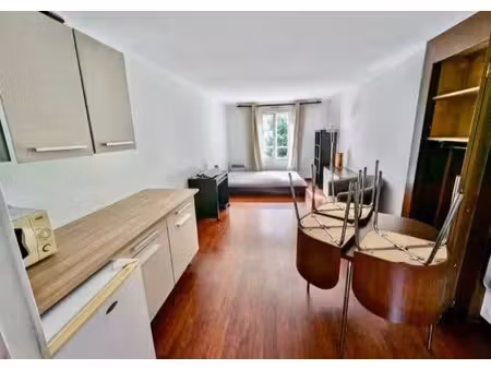 location meublée appartement 1 pièce 28 m² à grenoble (38000)  550 €