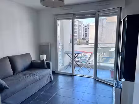 location meublée appartement 1 pièce 19 m² à nice (06000)  650 €