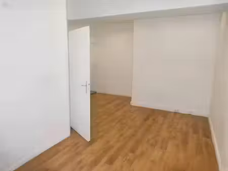 location appartement 2 pièces 63 m² à paris 20ème (75020)  1 300 €