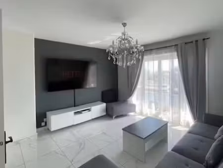 location meublée appartement 5 pièces 90 m² à vaulx-en-velin (69120)  1 280 €