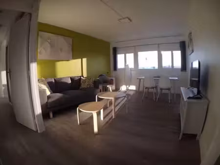 location meublée appartement 5 pièces 78 m² à villeurbanne (69100)  560 €