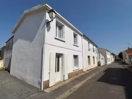 vente maison à saint-michel-en-l'herm (85580) : à vendre / 63m² saint-michel-en-l'herm