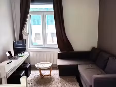 studio ensoleillé à deux pas de la place jourdan et la ce