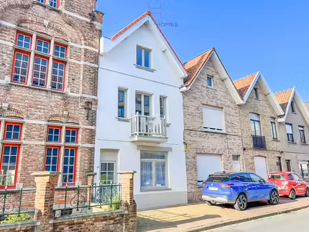 maison de ville rénovée et chaleureuse de quatre pièces  ...